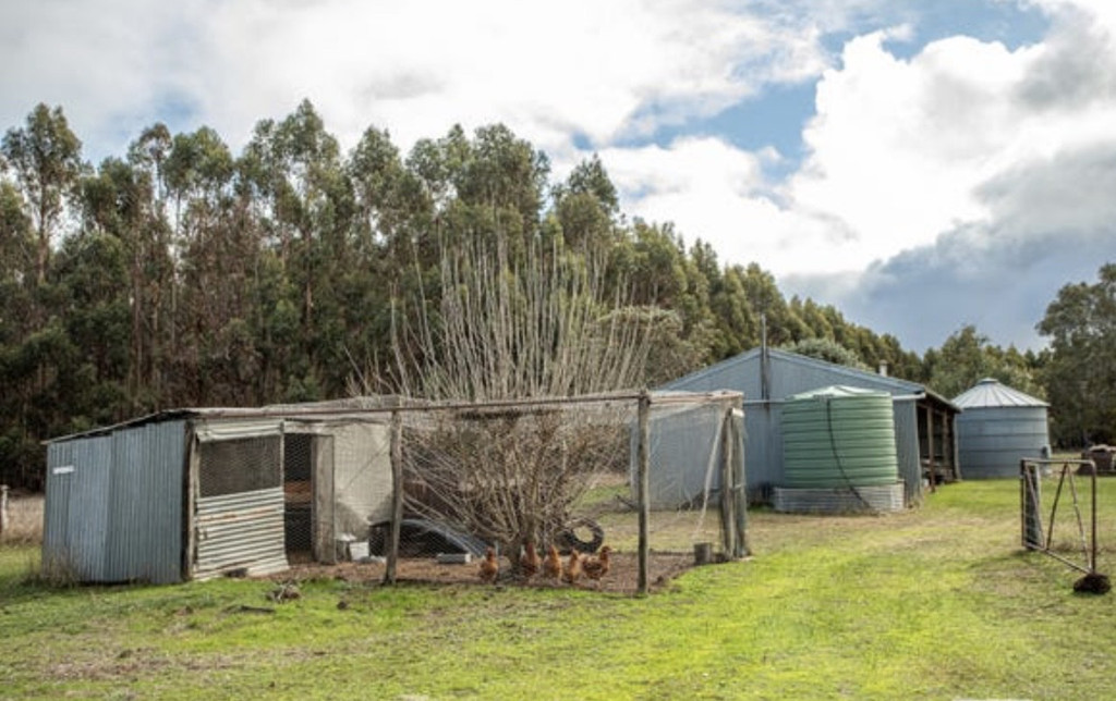 5215 Casterton-Edenhope Road, Kadnook VIC 3318