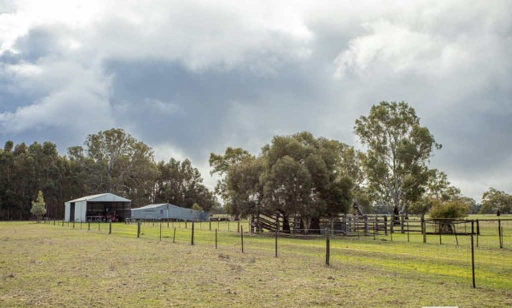 5215 Casterton-Edenhope Road, Kadnook VIC 3318