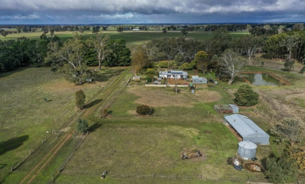 5215 Casterton-Edenhope Road, Kadnook VIC 3318