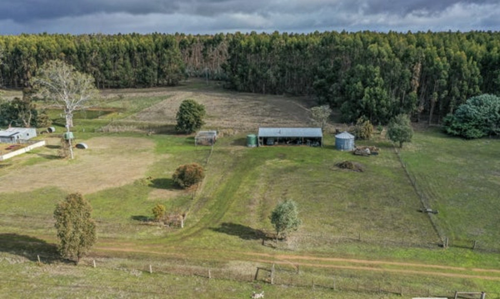 5215 Casterton-Edenhope Road, Kadnook VIC 3318