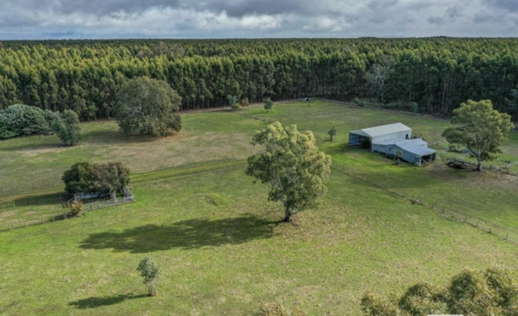 5215 Casterton-Edenhope Road, Kadnook VIC 3318