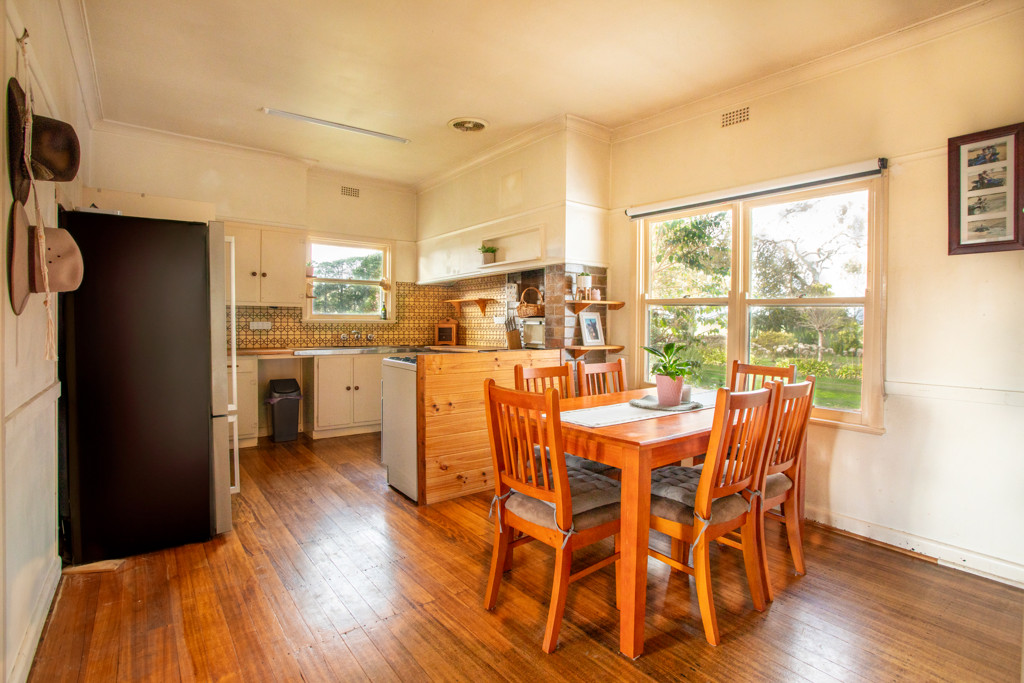 5215 Casterton-Edenhope Road, Kadnook VIC 3318