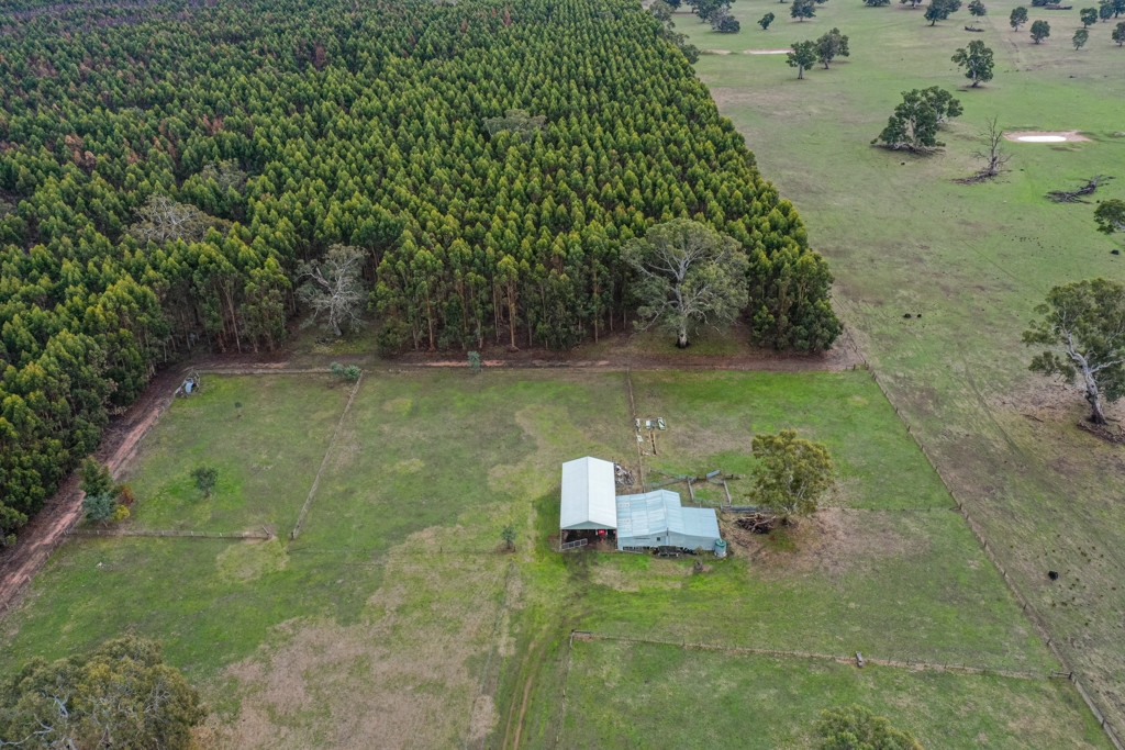 5215 Casterton-Edenhope Road, Kadnook VIC 3318
