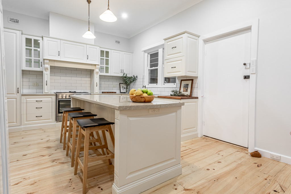 8 Adelaide Avenue, Naracoorte SA 5271