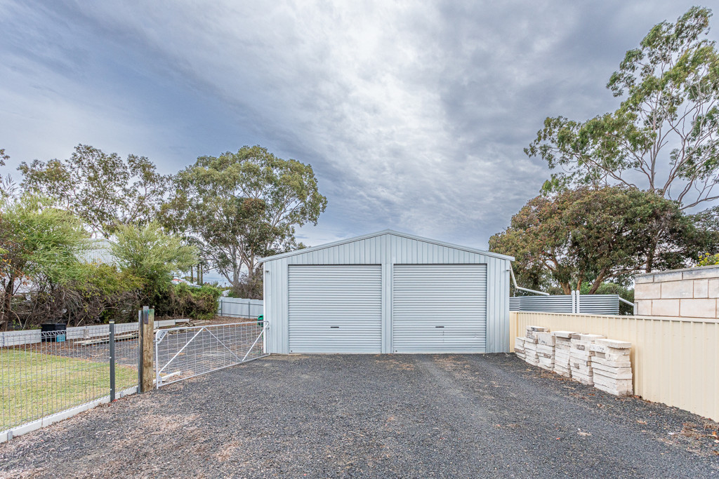 8 Adelaide Avenue, Naracoorte SA 5271