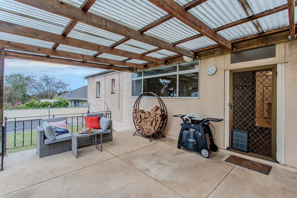 8 Adelaide Avenue, Naracoorte SA 5271