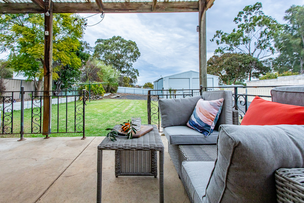 8 Adelaide Avenue, Naracoorte SA 5271