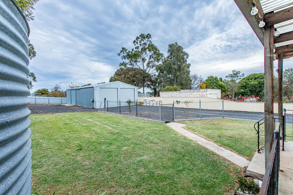 8 Adelaide Avenue, Naracoorte SA 5271