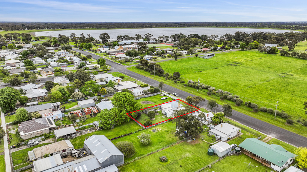 9 Lake Street, Edenhope VIC 3318
