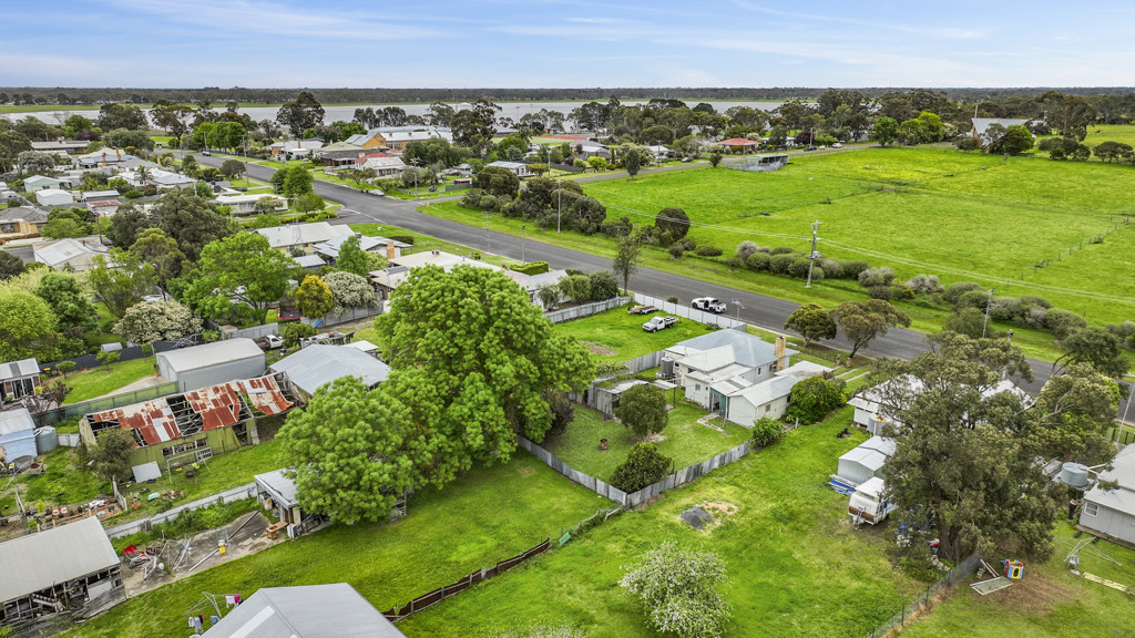 9 Lake Street, Edenhope VIC 3318