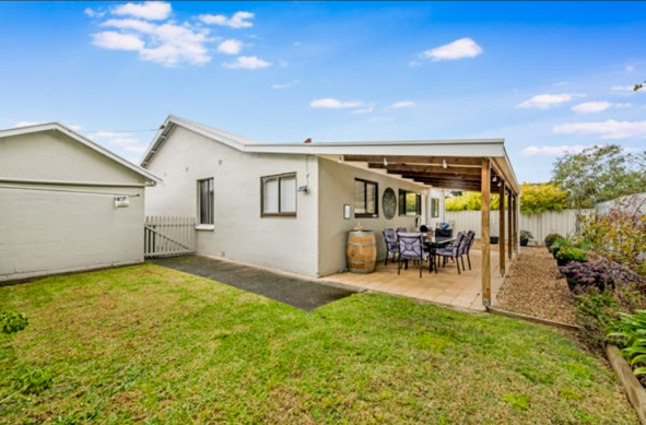 15 Young Street, Penola SA 5277