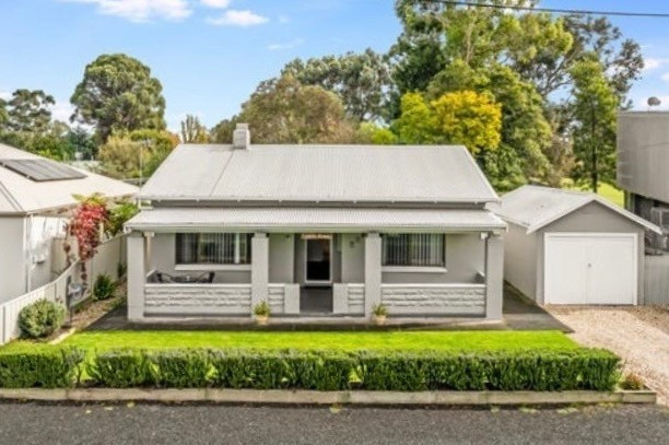 15 Young Street, Penola SA 5277
