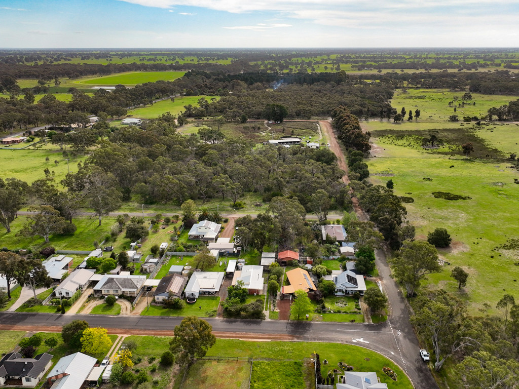 36 Wannon Avenue, Edenhope VIC 3318