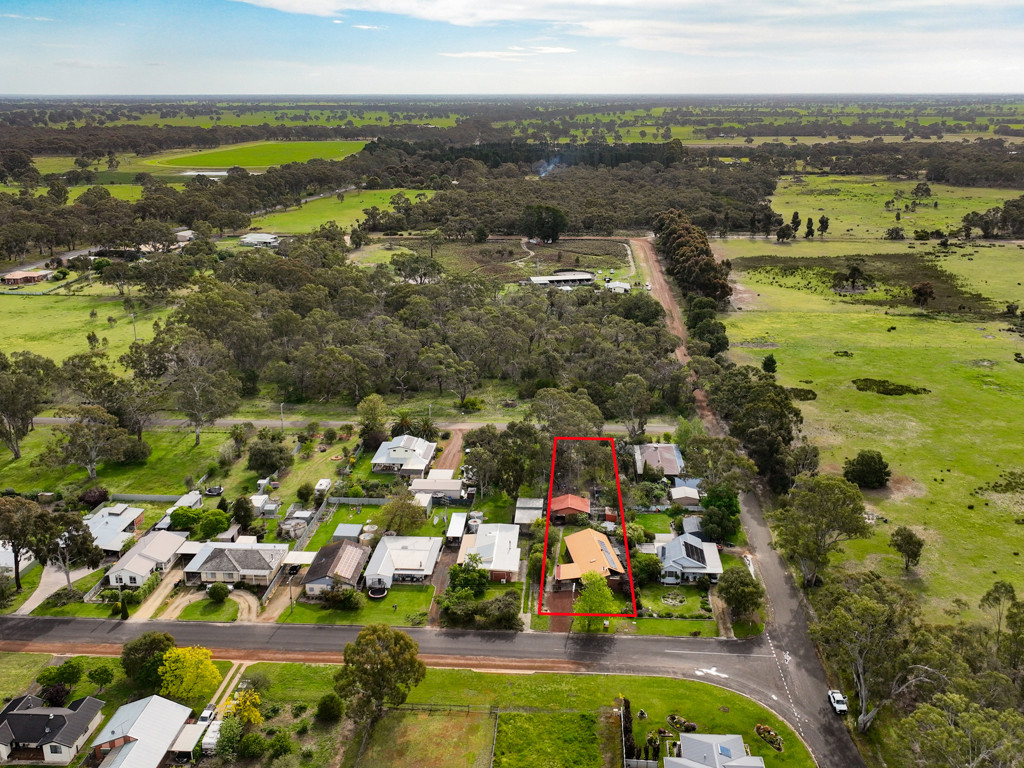 36 Wannon Avenue, Edenhope VIC 3318
