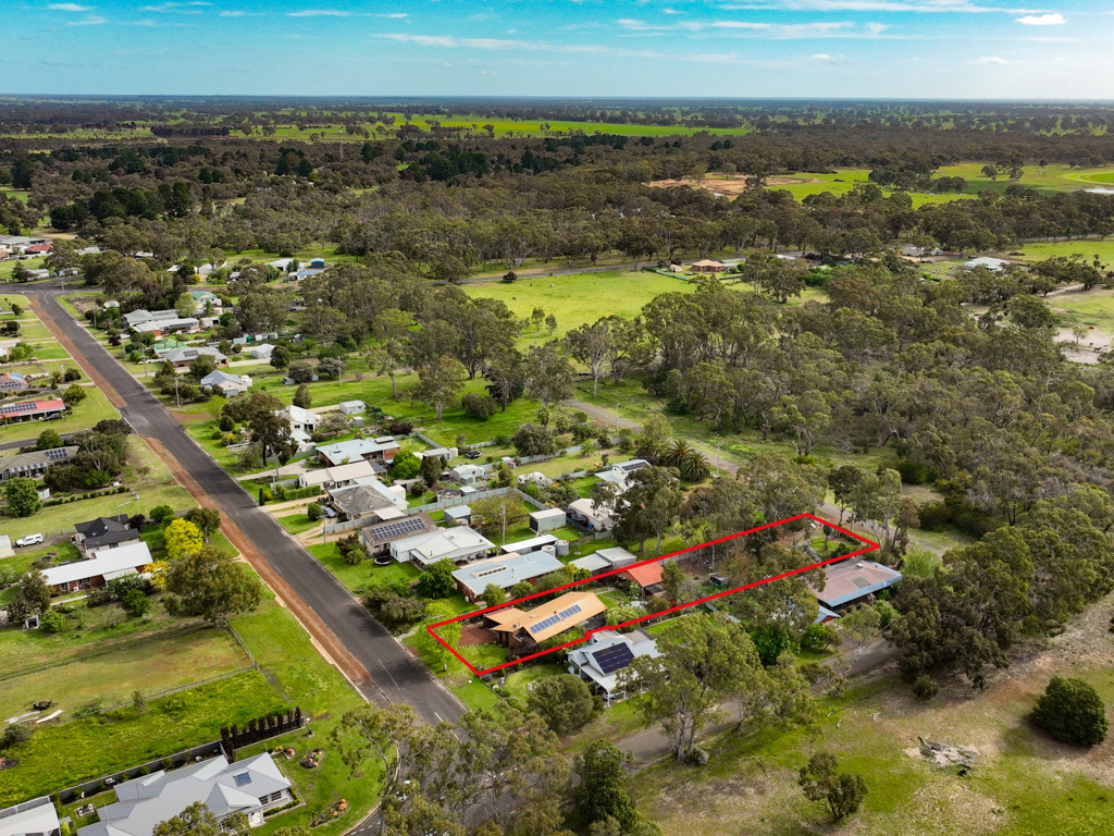 36 Wannon Avenue, Edenhope VIC 3318