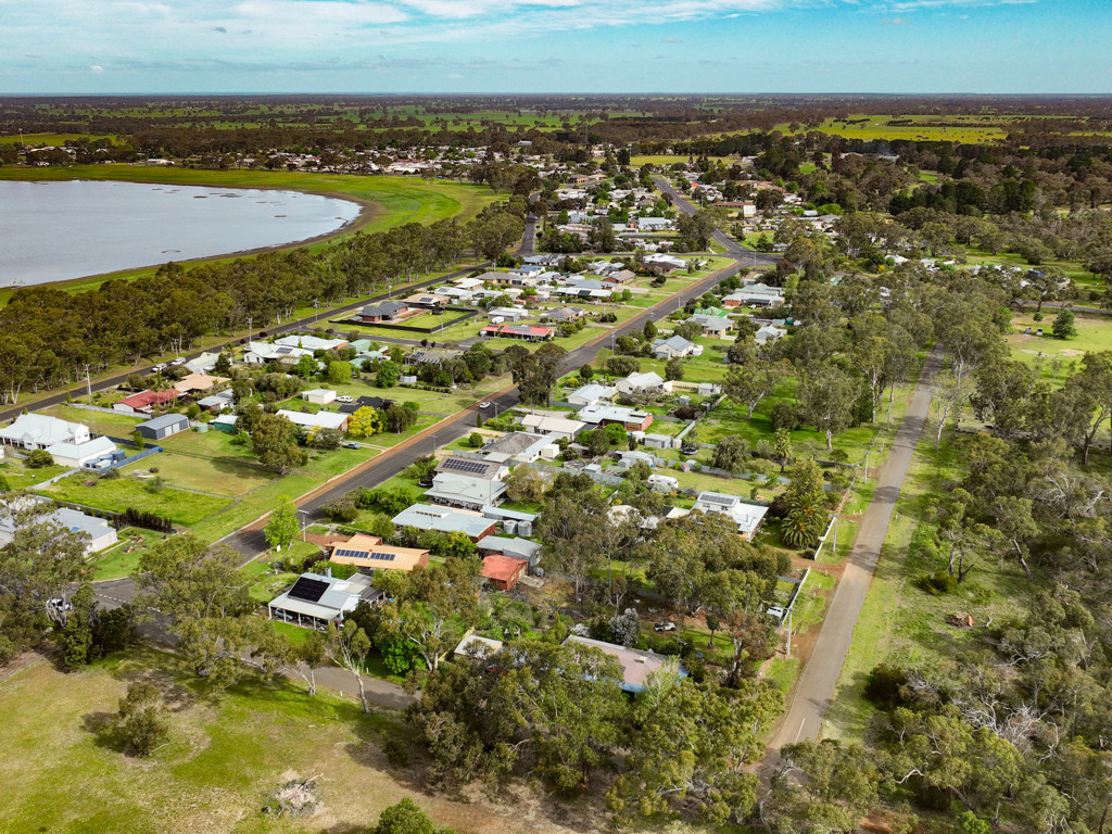36 Wannon Avenue, Edenhope VIC 3318