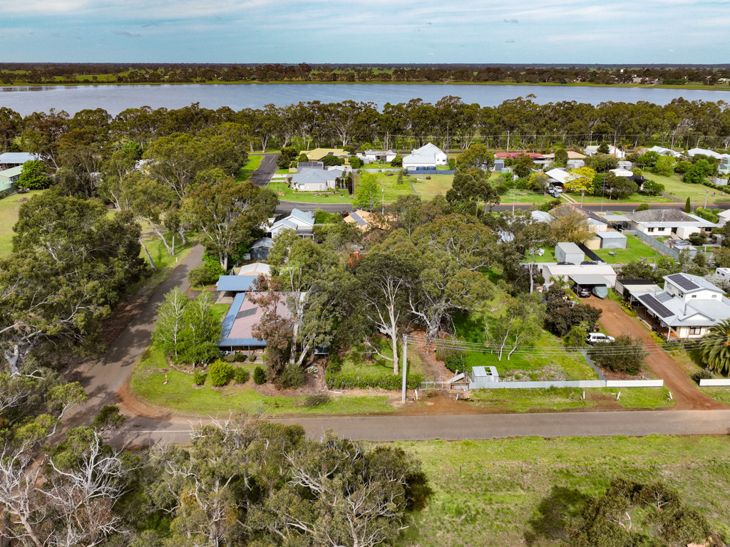 36 Wannon Avenue, Edenhope VIC 3318