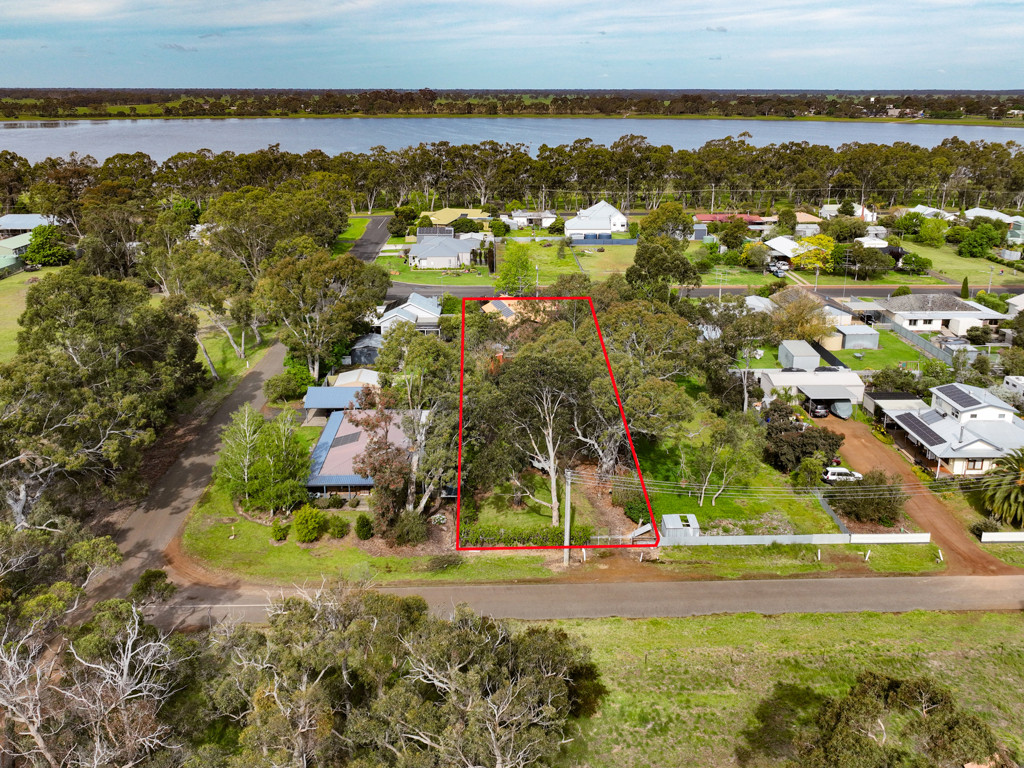 36 Wannon Avenue, Edenhope VIC 3318