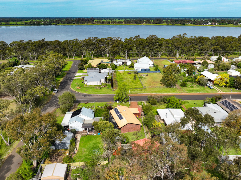 36 Wannon Avenue, Edenhope VIC 3318