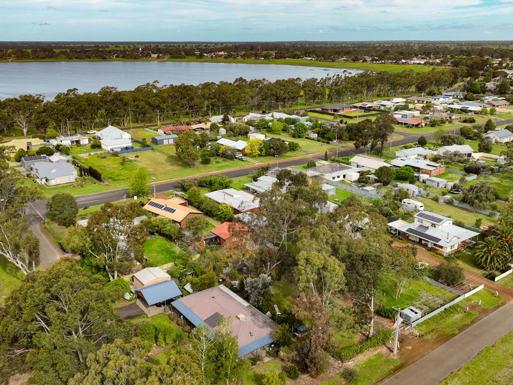 36 Wannon Avenue, Edenhope VIC 3318