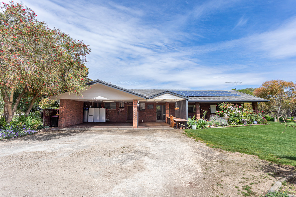 17 Clarksons Road, Naracoorte SA 5271
