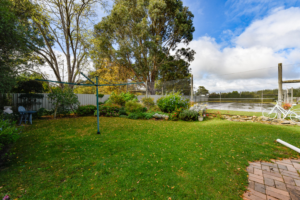 8 Julian Street West, Penola SA 5277