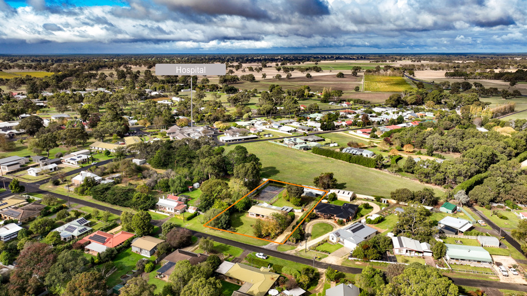 8 Julian Street West, Penola SA 5277