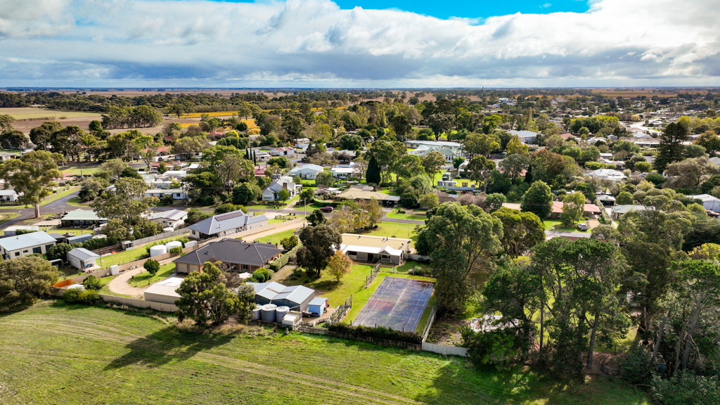 8 Julian Street West, Penola SA 5277