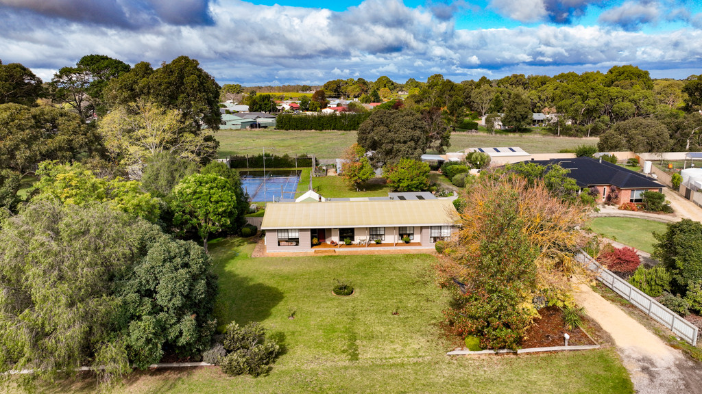 8 Julian Street West, Penola SA 5277