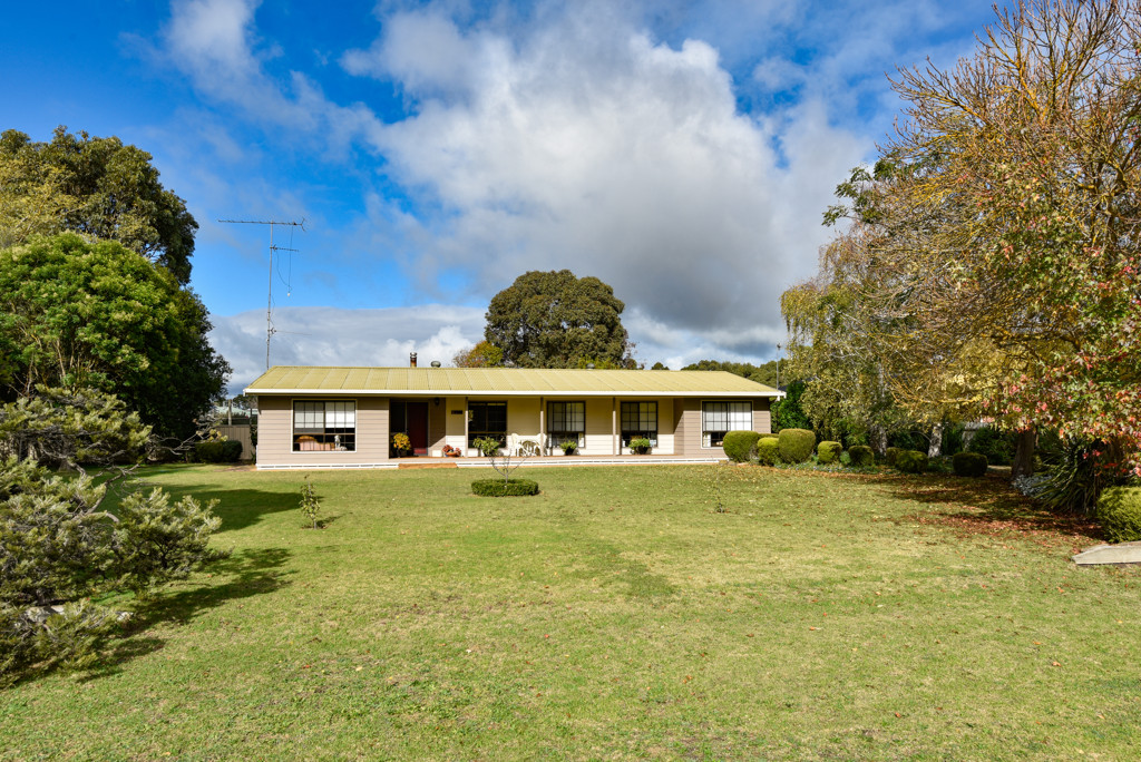 8 Julian Street West, Penola SA 5277