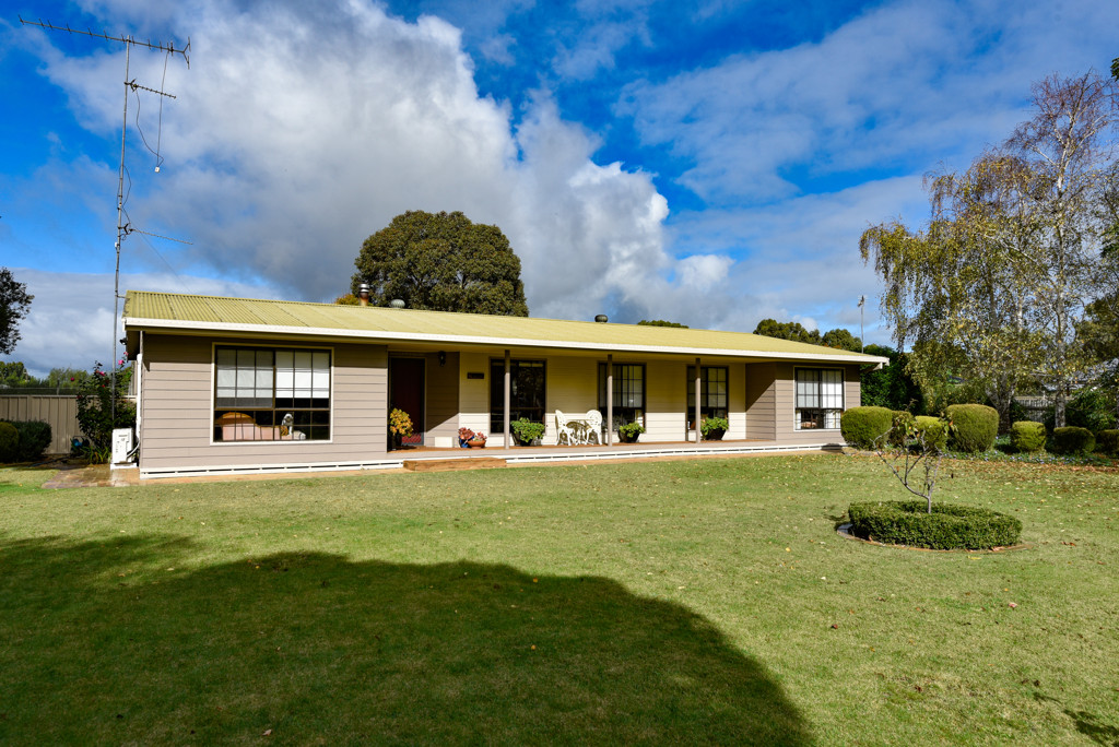8 Julian Street West, Penola SA 5277