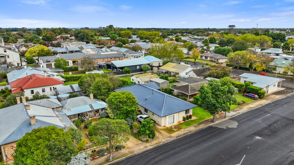 1 and 2/4 Portland Street, Penola SA 5277