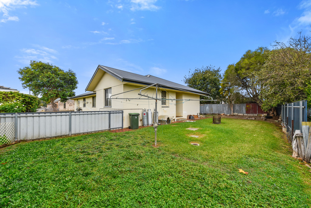 1 and 2/4 Portland Street, Penola SA 5277