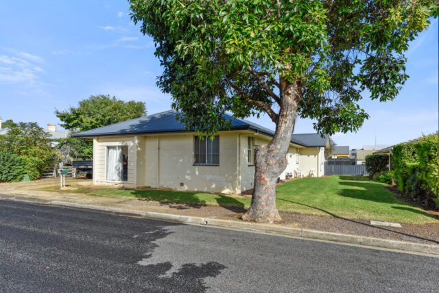 1 and 2/4 Portland Street, Penola SA 5277