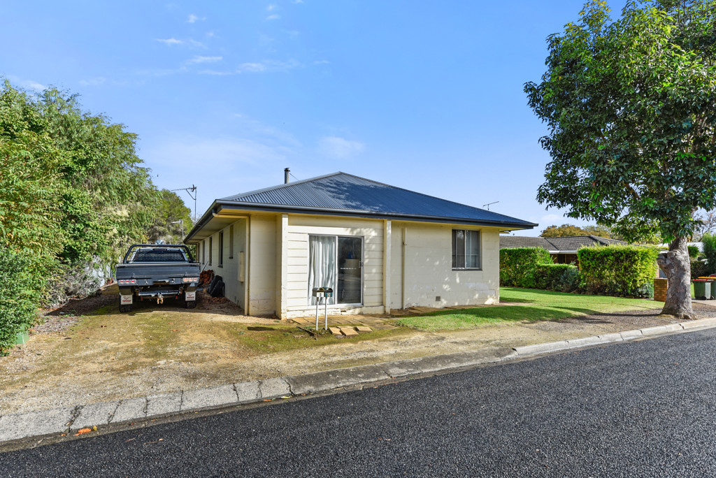 1 and 2/4 Portland Street, Penola SA 5277