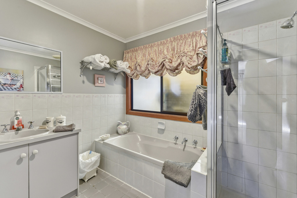 8 Julian Street West, Penola SA 5277
